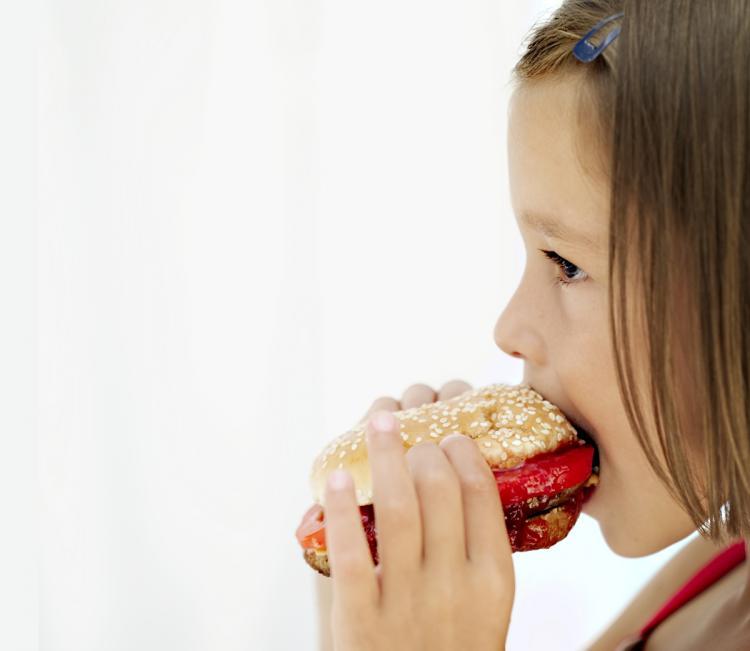 <a><img src="https://www.theepochtimes.com/assets/uploads/2015/09/57300086.jpg" alt="Fast-food restaurants spent $4.2 billion on marketing and preschool-aged children have seen 21 percent more ads than in 2003,according to study conducted by Yale's Rudd Center for Food Policy and Obesity. (Photos.com)" title="Fast-food restaurants spent $4.2 billion on marketing and preschool-aged children have seen 21 percent more ads than in 2003,according to study conducted by Yale's Rudd Center for Food Policy and Obesity. (Photos.com)" width="320" class="size-medium wp-image-1812169"/></a>