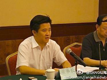 <a><img class=" wp-image-1782481 " src="https://www.theepochtimes.com/assets/uploads/2015/09/69f28f04jw1dt754wxgcfj.jpeg" alt="Zhou Shili, speaks to reporters in China." width="298" height="223"/></a>