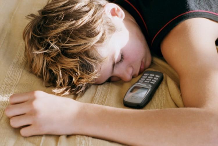 <a><img src="https://www.theepochtimes.com/assets/uploads/2015/09/77280921.jpg" alt="Late-rising and -sleeping adolescents were observed to undertake 27 minutes less daily physical activity than the early-risers and -sleepers. (Photos.com)" title="Late-rising and -sleeping adolescents were observed to undertake 27 minutes less daily physical activity than the early-risers and -sleepers. (Photos.com)" width="320" class="size-medium wp-image-1796973"/></a>