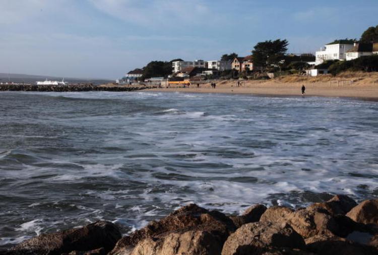 <a><img src="https://www.theepochtimes.com/assets/uploads/2015/09/84343944.jpg" alt="Sandbanks in Poole, near Bournmouth. Before the credit crunch the area was one of the most expensive on the planet. Properties sold for tens of millions of GBP. Since prices plunged, some homeowners have seen their homes repossesed. (Matt Cardy/Getty Images)" title="Sandbanks in Poole, near Bournmouth. Before the credit crunch the area was one of the most expensive on the planet. Properties sold for tens of millions of GBP. Since prices plunged, some homeowners have seen their homes repossesed. (Matt Cardy/Getty Images)" width="320" class="size-medium wp-image-1819566"/></a>