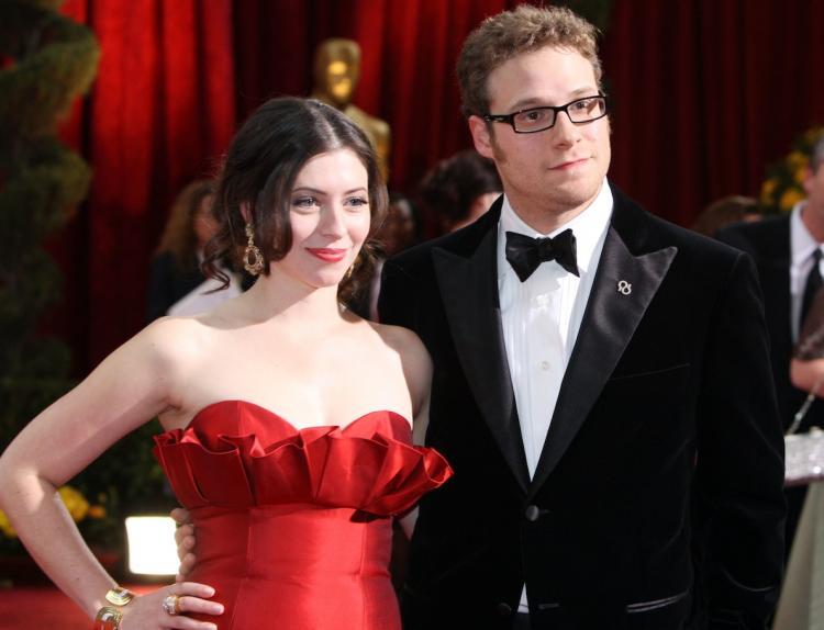 <a><img src="https://www.theepochtimes.com/assets/uploads/2015/09/84984821.jpg" alt="Seth Rogen and his long time girl friend, Lauren Miller, arrive at the 81st Annual Academy Awards held at Kodak Theatre in Feb 2009, LA, California. (Frazer Harrison/Getty Images)" title="Seth Rogen and his long time girl friend, Lauren Miller, arrive at the 81st Annual Academy Awards held at Kodak Theatre in Feb 2009, LA, California. (Frazer Harrison/Getty Images)" width="320" class="size-medium wp-image-1814110"/></a>