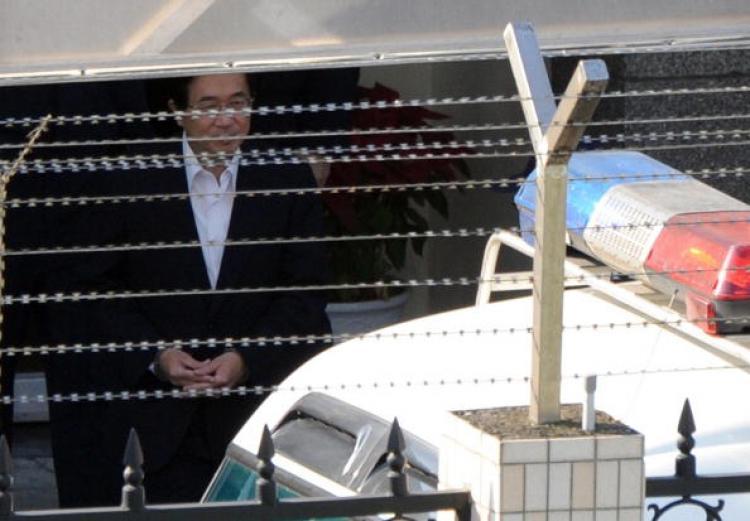 <a><img src="https://www.theepochtimes.com/assets/uploads/2015/09/85205972.jpg" alt="Taiwan's former president Chen Shui-bian leaves the Taipei District Court handcuffed for his corruption trial at Tucheng detention center on March 4, 2009. (Sam Yeh/AFP/Getty Images)" title="Taiwan's former president Chen Shui-bian leaves the Taipei District Court handcuffed for his corruption trial at Tucheng detention center on March 4, 2009. (Sam Yeh/AFP/Getty Images)" width="320" class="size-medium wp-image-1829293"/></a>