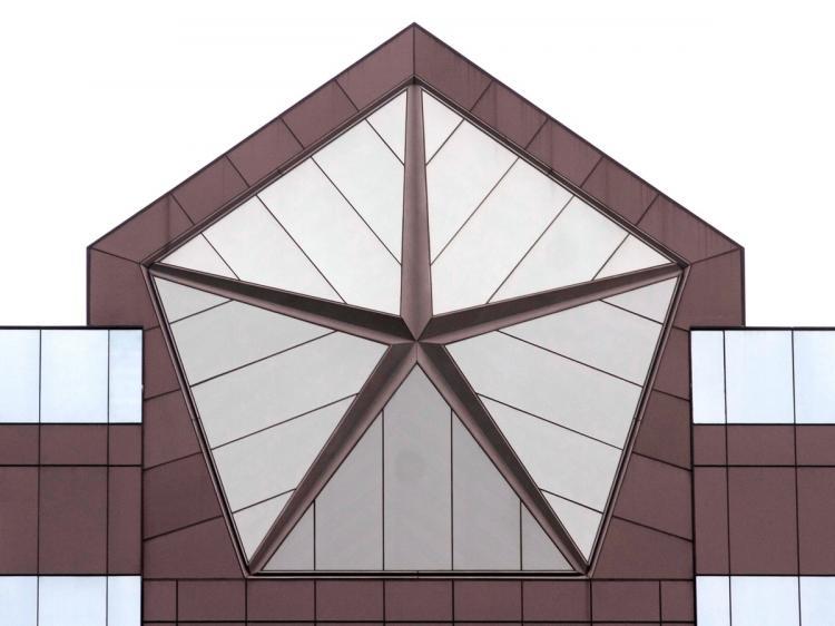 <a><img src="https://www.theepochtimes.com/assets/uploads/2015/09/86299430Chrysler_logo.jpg" alt=" (Bill Pugliano/Getty Images)" title=" (Bill Pugliano/Getty Images)" width="320" class="size-medium wp-image-1821821"/></a>