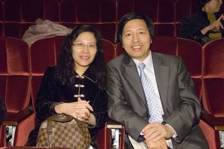 <a><img src="https://www.theepochtimes.com/assets/uploads/2015/09/903031320031500--ss.jpg" alt="Zheng Baoqing, the Chairman of Health Biotech Co., Ltd, and his wife. (Wang Renjun/ The Epoch Times)" title="Zheng Baoqing, the Chairman of Health Biotech Co., Ltd, and his wife. (Wang Renjun/ The Epoch Times)" width="320" class="size-medium wp-image-1829891"/></a>