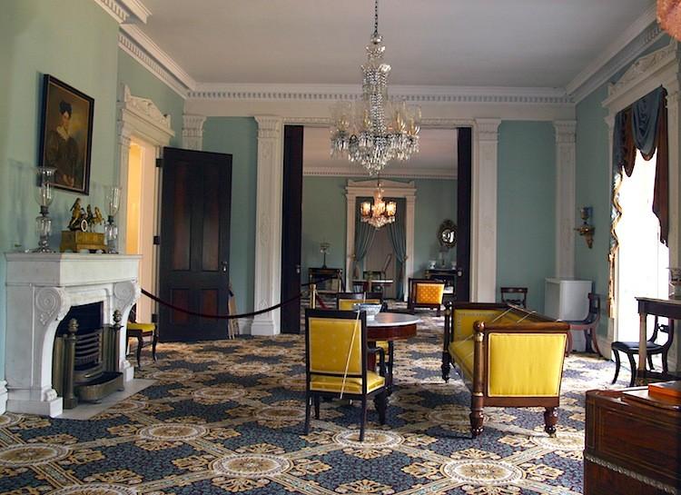 <a><img src="https://www.theepochtimes.com/assets/uploads/2015/09/B-Pmansionparlor.jpg" alt="DOUBLE PARLORS: The ground floor parlor rooms in the Bartow-Pell mansion. (Tim McDevitt/The Epoch Times)" title="DOUBLE PARLORS: The ground floor parlor rooms in the Bartow-Pell mansion. (Tim McDevitt/The Epoch Times)" width="320" class="size-medium wp-image-1798100"/></a>