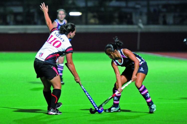<a><img class="size-large wp-image-1781705" title="B8_Hockey_women_2834CROP" src="https://www.theepochtimes.com/assets/uploads/2015/09/B8_Hockey_women_2834CROP.jpg" alt="" width="590" height="392"/></a>