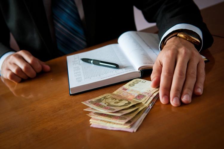 <a><img class="size-full wp-image-1775461" title="In Ukraine, about 6 million workers are paid backdoor salaries" src="https://www.theepochtimes.com/assets/uploads/2015/09/BVB_8778.jpg" alt="In Ukraine, about 6 million workers are paid backdoor salaries" width="750" height="498"/></a>