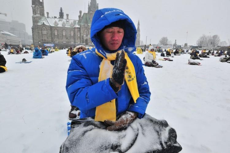 <a><img class="size-medium wp-image-1792457" title="Falun Gong" src="https://www.theepochtimes.com/assets/uploads/2015/09/ByGordonYu1Cr.jpg" alt="Falun Gong" width="596" height="395"/></a>