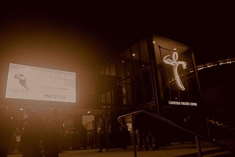 <a><img src="https://www.theepochtimes.com/assets/uploads/2015/09/CanberraTheatreSY_2.jpg" alt="The Canberra Theatre, on Friday May 21 an autumn evening. (Matthew Robertson/The Epoch Times)" title="The Canberra Theatre, on Friday May 21 an autumn evening. (Matthew Robertson/The Epoch Times)" width="320" class="size-medium wp-image-1819626"/></a>