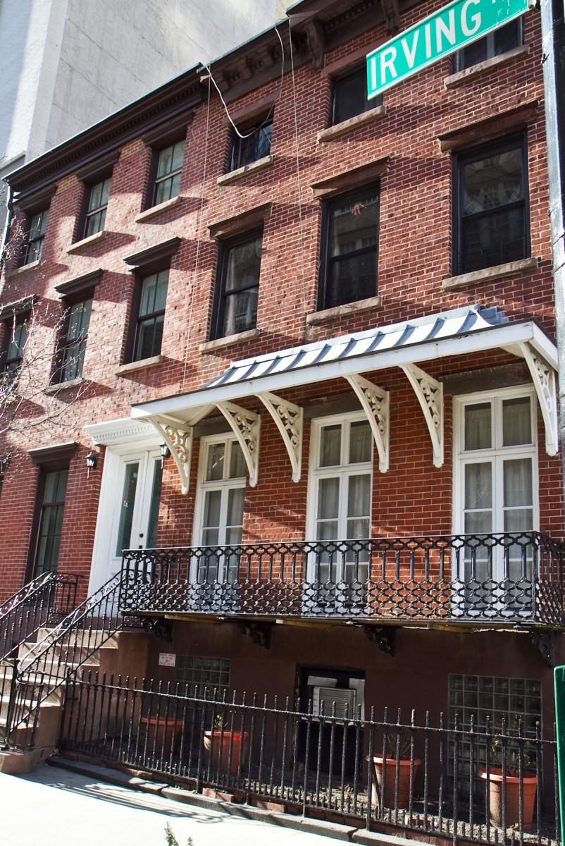 <a><img class="size-large wp-image-1793832" src="https://www.theepochtimes.com/assets/uploads/2015/09/Chasteen_NYC-Structure-Irving_1598.jpg" alt="" width="394" height="590"/></a>