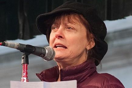 <a><img class="size-large wp-image-1791238" title="Chasteen_OWS_012812_4027" src="https://www.theepochtimes.com/assets/uploads/2015/09/Chasteen_OWS_012812_4027.jpg" alt="" width="587" height="393"/></a>