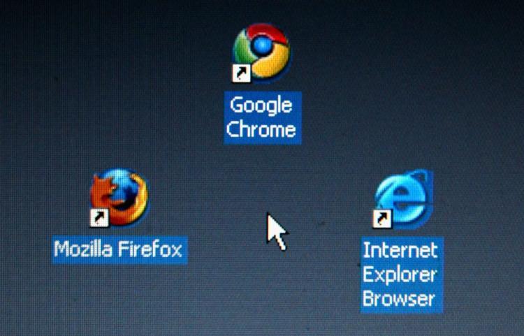 <a><img src="https://www.theepochtimes.com/assets/uploads/2015/09/Chrome.jpg" alt="Google's Chrome browser moved ahead of Apple's Safari to the number three spot of top web browser over the weekend. Internet Explorer and Mozilla Firefox are still in the respective number one and two positions. (Alexander Hassenstein/Getty Images)" title="Google's Chrome browser moved ahead of Apple's Safari to the number three spot of top web browser over the weekend. Internet Explorer and Mozilla Firefox are still in the respective number one and two positions. (Alexander Hassenstein/Getty Images)" width="320" class="size-medium wp-image-1824301"/></a>