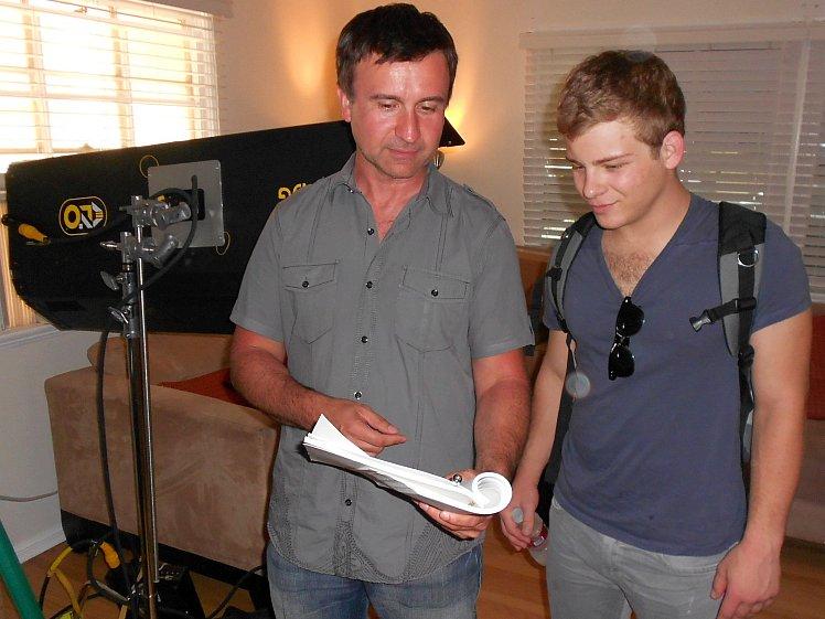 <a><img class="size-large wp-image-1783094" title="Luciano Sabor and Jonathan Lipnicki on set of Edge of Salvation" src="https://www.theepochtimes.com/assets/uploads/2015/09/DSCN0537.jpg" alt="Luciano Sabor and Jonathan Lipnicki on set of Edge of Salvation" width="590" height="442"/></a>