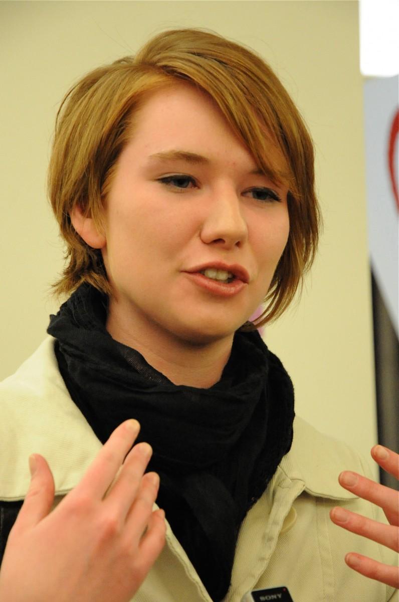 <a><img class="size-large wp-image-1789147" title="DSC_3034_student" src="https://www.theepochtimes.com/assets/uploads/2015/09/DSC_3034_student.jpg" alt="Dancer and musician Vanessa Wolfram at Shen Yun" width="235" height="354"/></a>