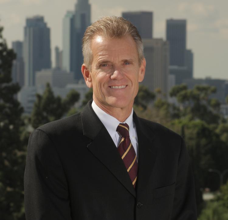 <a><img src="https://www.theepochtimes.com/assets/uploads/2015/09/DeanVanderVeen.jpg" alt="Dean Van der Veen of the USC School of Pharmacy (Lee Salem)" title="Dean Van der Veen of the USC School of Pharmacy (Lee Salem)" width="320" class="size-medium wp-image-1816769"/></a>