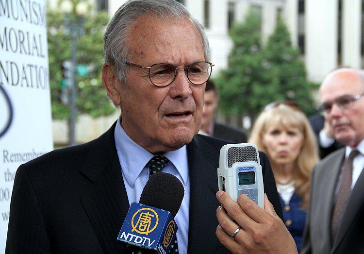 <a><img class="size-large wp-image-1786241" title="Donald Rumsfeld" src="https://www.theepochtimes.com/assets/uploads/2015/09/DonaldRumsfeldVictims.jpg" alt="Donald Rumsfeld" width="590" height="411"/></a>