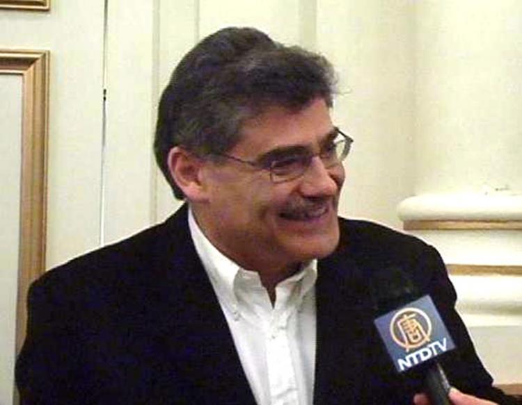 <a><img src="https://www.theepochtimes.com/assets/uploads/2015/09/DrRudnick.jpg" alt="Dr. Rudnick, an artistic director with a Cincinnati performing arts company, heaped praise on Divine Pefrorming Arts. (Courtesy NTDTV)" title="Dr. Rudnick, an artistic director with a Cincinnati performing arts company, heaped praise on Divine Pefrorming Arts. (Courtesy NTDTV)" width="320" class="size-medium wp-image-1832152"/></a>