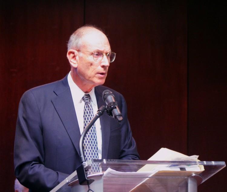 <a><img class=" wp-image-1775600 " src="https://www.theepochtimes.com/assets/uploads/2015/09/Eizenstadt007M.jpg" alt="" width="319" height="269"/></a>