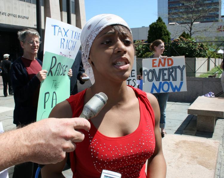 <a><img src="https://www.theepochtimes.com/assets/uploads/2015/09/HANcolor.jpg" alt="A volunteer from a Food Pantry in the city talks at a 'Hunger Action Network' news conference on August 26 about the poverty and struggling she's been exposed to at the emergency food service. (Katy Mantyk/Epoch Times)" title="A volunteer from a Food Pantry in the city talks at a 'Hunger Action Network' news conference on August 26 about the poverty and struggling she's been exposed to at the emergency food service. (Katy Mantyk/Epoch Times)" width="320" class="size-medium wp-image-1833942"/></a>