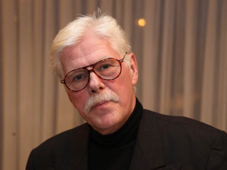 <a><img src="https://www.theepochtimes.com/assets/uploads/2015/09/Hoelscher.jpg" alt="Scientist and author Dr. J. Hoelscher (Matthias Kehrein/The Epoch Times)" title="Scientist and author Dr. J. Hoelscher (Matthias Kehrein/The Epoch Times)" width="320" class="size-medium wp-image-1830180"/></a>