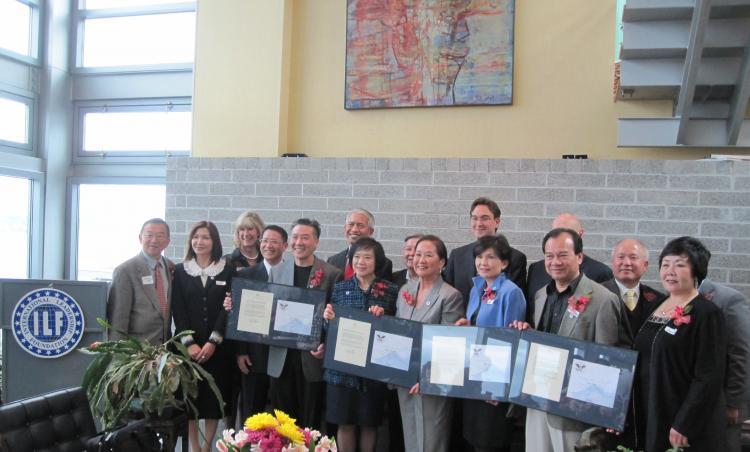 <a><img src="https://www.theepochtimes.com/assets/uploads/2015/09/ILFAwards.jpg" alt="DEVOTED SERVANTS: Chiling Tong, second from left, presented the President's Volunteer Service Award to (L-R), Jerry Lee, Shiao-Yen Wu, Mei-Jui Lin and Duc T. Tran. (Courtesy of International Leadership Foundation)" title="DEVOTED SERVANTS: Chiling Tong, second from left, presented the President's Volunteer Service Award to (L-R), Jerry Lee, Shiao-Yen Wu, Mei-Jui Lin and Duc T. Tran. (Courtesy of International Leadership Foundation)" width="320" class="size-medium wp-image-1804907"/></a>