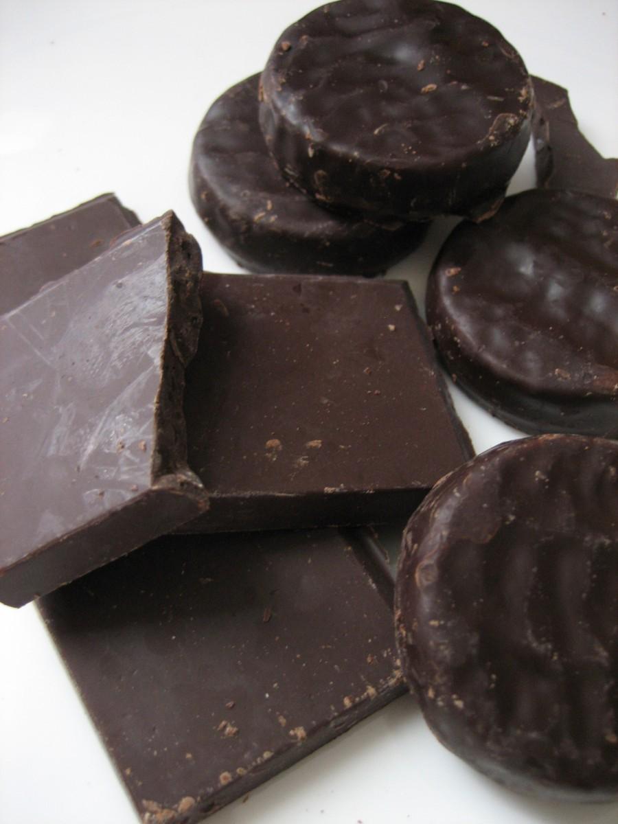 <a><img class="size-large wp-image-1786740" title="Dark chocolate consumption may lower the risk of cardiovascular disease, recent study suggests. (Charlotte Cuthbertson/The Epoch Times) " src="https://www.theepochtimes.com/assets/uploads/2015/09/IMG_1133.jpg" alt="Dark chocolate consumption may lower the risk of cardiovascular disease, recent study suggests. (Charlotte Cuthbertson/The Epoch Times)" width="590" height="392"/></a>