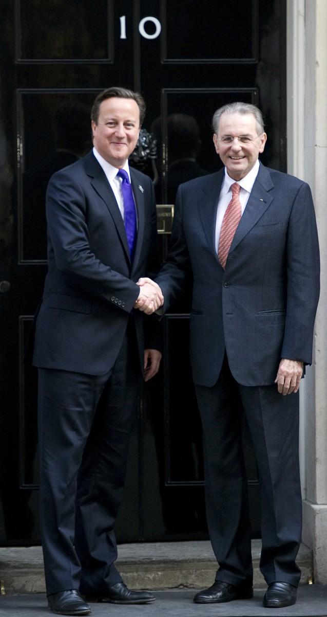 <a><img class="size-medium wp-image-1789824" title="British Prime Minister David Cameron (L)" src="https://www.theepochtimes.com/assets/uploads/2015/09/IOC141995614.jpg" alt="" width="319" height="350"/></a>