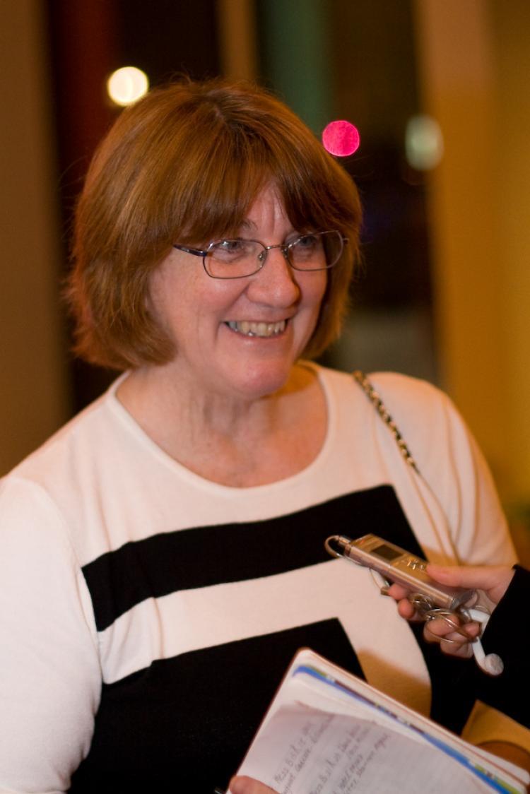 <a><img src="https://www.theepochtimes.com/assets/uploads/2015/09/Ivan_MargaretCoderre.jpg" alt="Ms. Coderre liked the colors in the costumes were echoed in the backdrop." title="Ms. Coderre liked the colors in the costumes were echoed in the backdrop." width="320" class="size-medium wp-image-1831755"/></a>