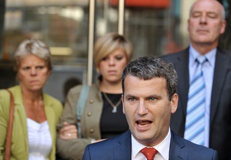 <a><img class="size-large wp-image-1789223" title="Lawyer Mark Lewis speaks on behalf of the Dowler family after they met with News Corporation Chief Rupert Murdoch in London, on July 15, 2011.(Ben Stansall/AFP/Getty Images)Lawyer Mark Lewis" src="https://www.theepochtimes.com/assets/uploads/2015/09/Lewis119266674.jpg" alt="" width="590" height="409"/></a>