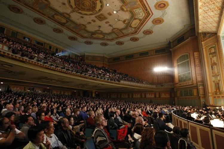 <a><img src="https://www.theepochtimes.com/assets/uploads/2015/09/LosAngelesDPA.jpg" alt="On January 4, the DPA performed the 8th and the final performance in Los Angeles. (Ma Youzhi/The Epoch Times)" title="On January 4, the DPA performed the 8th and the final performance in Los Angeles. (Ma Youzhi/The Epoch Times)" width="320" class="size-medium wp-image-1831460"/></a>