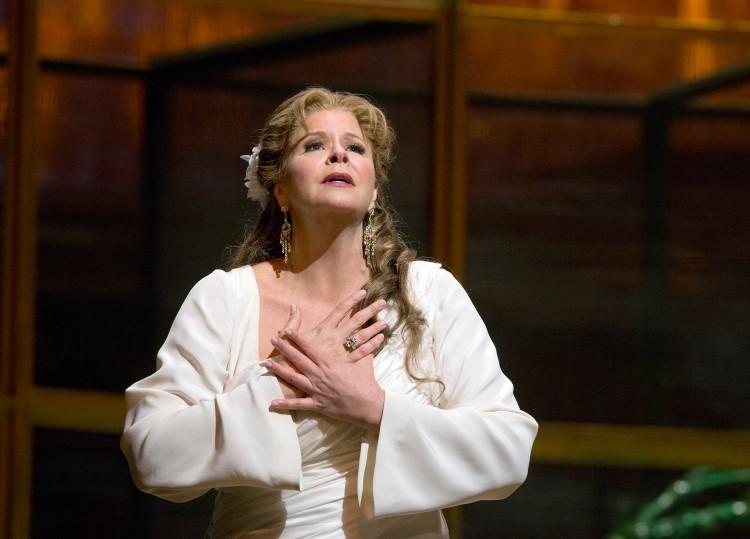 <a><img class="size-large wp-image-1773176" src="https://www.theepochtimes.com/assets/uploads/2015/09/Opera_f2a1844a.jpg" alt=" "Les Troyens" at the Met" width="590" height="424"/></a>