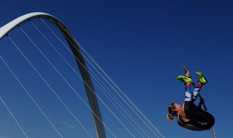 <a><img class="size-large wp-image-1781779" title="Great North City Games" src="https://www.theepochtimes.com/assets/uploads/2015/09/POTWpolevault152012529.jpg" alt="Great North City Games" width="590" height="349"/></a>