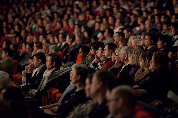 <a><img src="https://www.theepochtimes.com/assets/uploads/2015/09/ParisAudiencecopy.jpg" alt="The audience at the Paris DPA show as Chinese traditional culture is presented in its great beauty and diversity. (NTDTV)" title="The audience at the Paris DPA show as Chinese traditional culture is presented in its great beauty and diversity. (NTDTV)" width="320" class="size-medium wp-image-1829887"/></a>