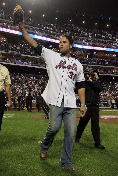 <a><img class="size-large wp-image-1773930" title="Chicago Cubs v New York Mets" src="https://www.theepochtimes.com/assets/uploads/2015/09/Piazza124722603.jpg" alt="Chicago Cubs v New York Mets" width="397" height="590"/></a>