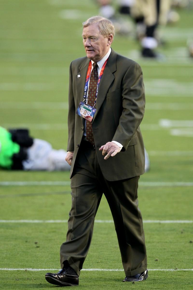 <a><img class="size-large wp-image-1794329" title="polian" src="https://www.theepochtimes.com/assets/uploads/2015/09/Polian96484308.jpg" alt="polian" width="236" height="354"/></a>