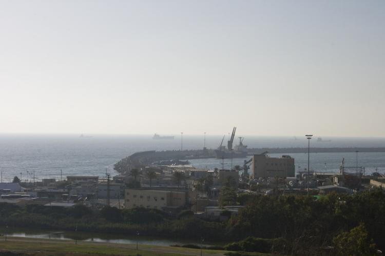 <a><img src="https://www.theepochtimes.com/assets/uploads/2015/09/PortofAshdod.jpg" alt="The Port of Ashdod, 25 miles south of Tel Aviv in Israel, where ships carrying activists disembarked. (Genevieve Long/The Epoch Times)" title="The Port of Ashdod, 25 miles south of Tel Aviv in Israel, where ships carrying activists disembarked. (Genevieve Long/The Epoch Times)" width="320" class="size-medium wp-image-1819225"/></a>