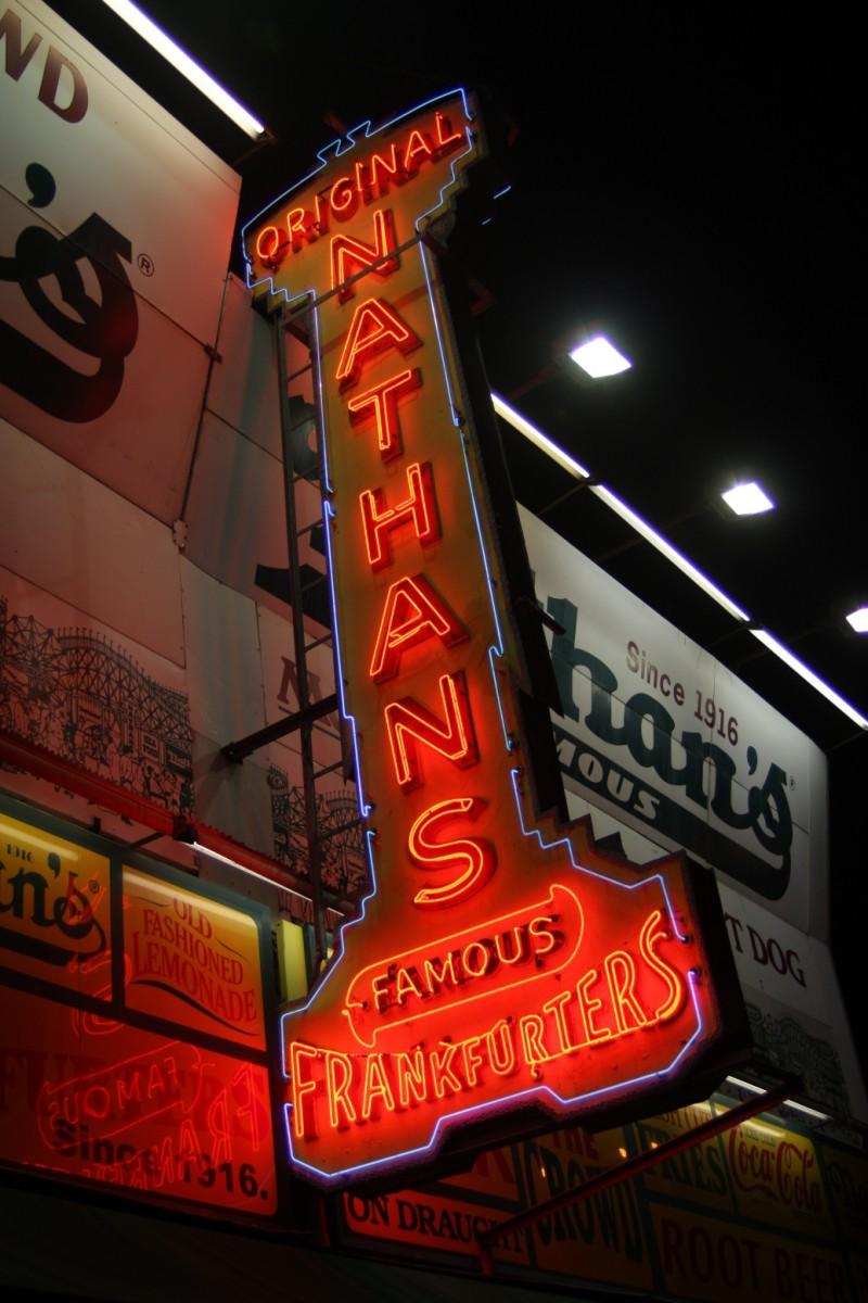 <a><img class="size-medium wp-image-1793130" title="REST-44-Nathans-59" src="https://www.theepochtimes.com/assets/uploads/2015/09/REST-44-Nathans-59.jpg" alt="" width="339" height="509"/></a>