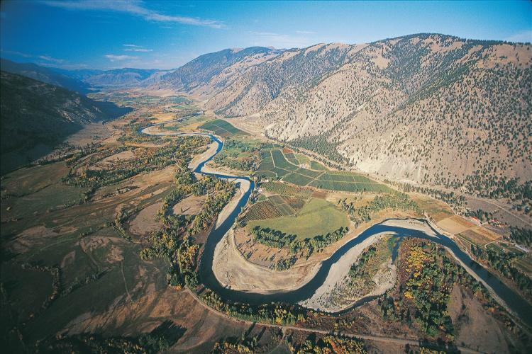 <a><img src="https://www.theepochtimes.com/assets/uploads/2015/09/Resizebcmsp08_54-6_similk2.jpg" alt="A U.S.-proposed 7,300-hecatre reservoir would inundate more than 9,000 acres of the ecologically rich Similkameen Valley in British Columbia. (www.GrahamOsborne.com)" title="A U.S.-proposed 7,300-hecatre reservoir would inundate more than 9,000 acres of the ecologically rich Similkameen Valley in British Columbia. (www.GrahamOsborne.com)" width="320" class="size-medium wp-image-1827061"/></a>