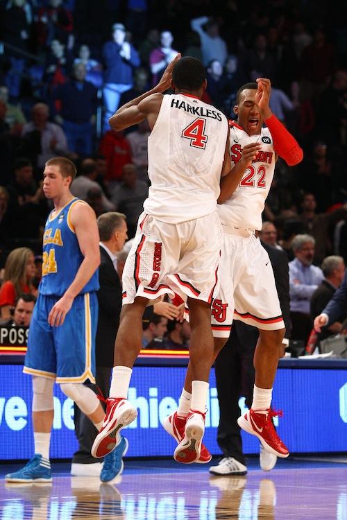 <a><img class="size-large wp-image-1791051" title="UCLA v St. John's" src="https://www.theepochtimes.com/assets/uploads/2015/09/STJ139279819.jpg" alt="UCLA v St. John's" width="236" height="354"/></a>