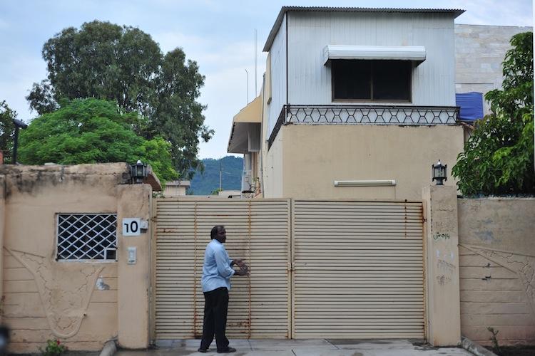 <a><img class="size-full wp-image-1782270" title="A Pakistani is pictured in front of the Save the Children office in Islamabad on Sept. 6. Pakistan has ordered all of Save the Children's foreign staff to leave the country within four weeks. (Farooq Naeem/AFP/GettyImages)" src="https://www.theepochtimes.com/assets/uploads/2015/09/StheChilren_1513425291.jpg" alt="" width="750" height="500"/></a>
