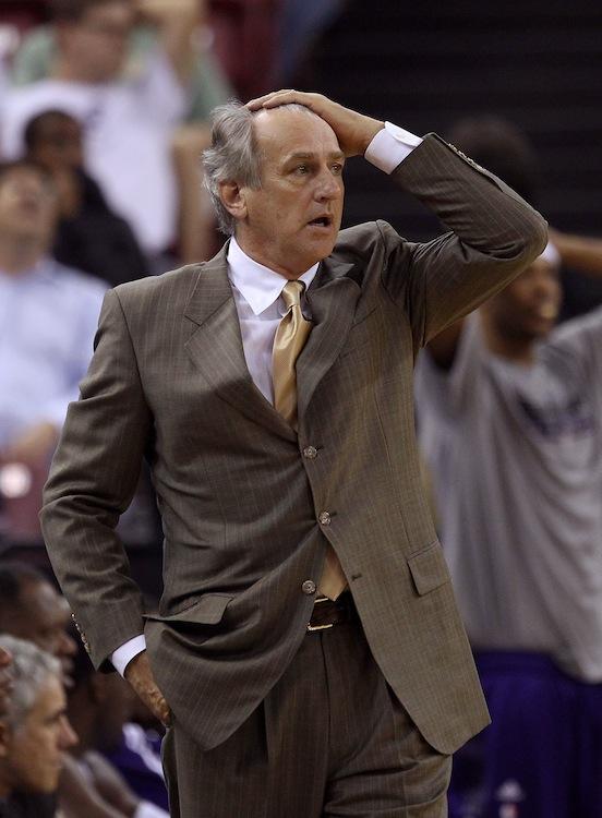 <a><img class="size-large wp-image-1794126" title="Los Angeles Lakers v Sacramento Kings" src="https://www.theepochtimes.com/assets/uploads/2015/09/Westphal106509331.jpg" alt="Los Angeles Lakers v Sacramento Kings" width="304" height="413"/></a>