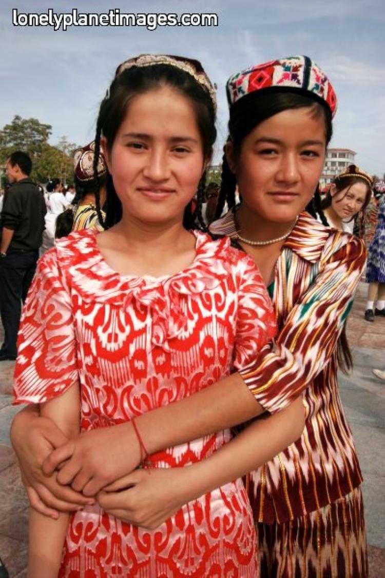 <a><img src="https://www.theepochtimes.com/assets/uploads/2015/09/WomenUyghurCostumeCrpd.jpg" alt="Women in Traditional Uyghur Costume (lonelyplanetimages.com)" title="Women in Traditional Uyghur Costume (lonelyplanetimages.com)" width="320" class="size-medium wp-image-1818431"/></a>