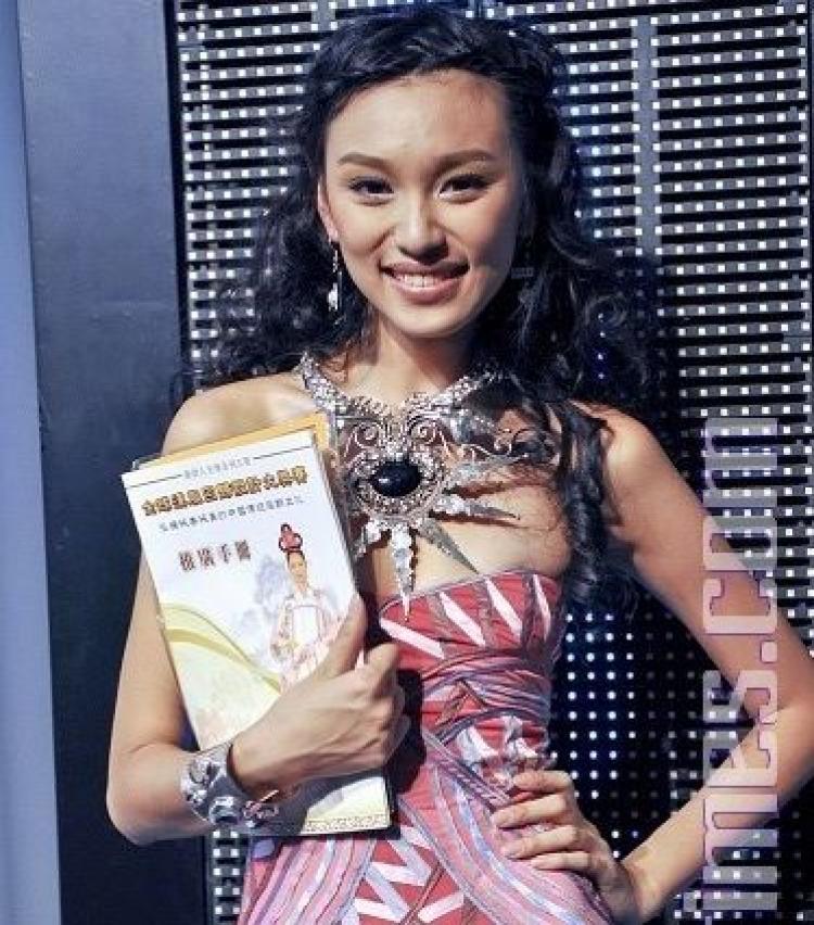 <a><img src="https://www.theepochtimes.com/assets/uploads/2015/09/Wong.jpg" alt="Supermodel Louise Wong thinks highly of NTDTV efforts to promote traditional Han design in its 3rd Global Chinese Han Couture Design Competition. (Kuang Tianming/The Epoch Times)" title="Supermodel Louise Wong thinks highly of NTDTV efforts to promote traditional Han design in its 3rd Global Chinese Han Couture Design Competition. (Kuang Tianming/The Epoch Times)" width="320" class="size-medium wp-image-1817267"/></a>