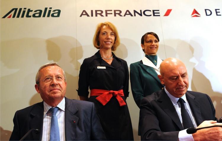 <a><img src="https://www.theepochtimes.com/assets/uploads/2015/09/alitalia_102624850.jpg" alt="ALLIANCE: Air France-Klm chief executive Pierre-Henri Gourgeon and Alitalia's chief executive Rocco Sabelli give a press conference in Rome on July 5. (Alberto Pizzoli/Getty Images)" title="ALLIANCE: Air France-Klm chief executive Pierre-Henri Gourgeon and Alitalia's chief executive Rocco Sabelli give a press conference in Rome on July 5. (Alberto Pizzoli/Getty Images)" width="320" class="size-medium wp-image-1817773"/></a>