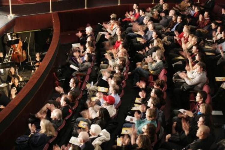 <a><img src="https://www.theepochtimes.com/assets/uploads/2015/09/aud3.jpg" alt="For the second year in a row, the Divine Performing Arts continues to impress audiences in Detroit. (The Epoch Times)" title="For the second year in a row, the Divine Performing Arts continues to impress audiences in Detroit. (The Epoch Times)" width="320" class="size-medium wp-image-1831945"/></a>