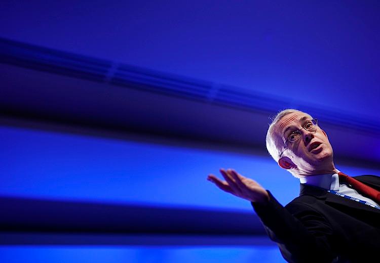 <a><img class="size-large wp-image-1794673" title="Sir John Vickers, Chairman of the UK's ICB." src="https://www.theepochtimes.com/assets/uploads/2015/09/bank_126357267.jpg" alt="Sir John Vickers, Chairman of the UK's ICB." width="590" height="409"/></a>