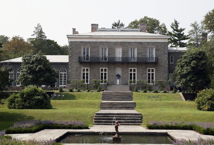 <a><img src="https://www.theepochtimes.com/assets/uploads/2015/09/bartow-pellmansion.jpg" alt="MANSION ON THE BAY: The Bartow-Pell Mansion and Museum on Pelham Bay is part of the New York City Parks Department and is the sole remaining mansion of more than 20 that were built in the area in the 19th century. (Tim McDevitt/The Epoch Times)" title="MANSION ON THE BAY: The Bartow-Pell Mansion and Museum on Pelham Bay is part of the New York City Parks Department and is the sole remaining mansion of more than 20 that were built in the area in the 19th century. (Tim McDevitt/The Epoch Times)" width="575" class="size-medium wp-image-1798098"/></a>