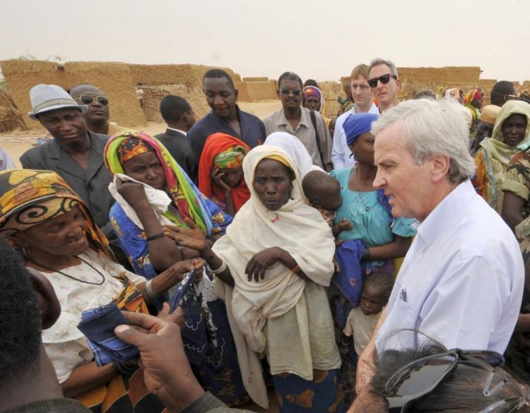 <a><img src="https://www.theepochtimes.com/assets/uploads/2015/09/c98739314+CONGO.jpg" alt="United Nations Under-Secretary-General for Humanitarian Affairs and Emergency Relief Coordinator John Holmes (R) speaks to women in the village of Daly in the region of Zinder on April 27. Holmes said Saturday that the U. N. estimates that 100 people were killed in February attack by the Lord�s Resistance Army LRA) in the DR Congo, bringing the estimated death toll in the area to over 500 since December. (Sia Kambou/AFP/Getty Images )" title="United Nations Under-Secretary-General for Humanitarian Affairs and Emergency Relief Coordinator John Holmes (R) speaks to women in the village of Daly in the region of Zinder on April 27. Holmes said Saturday that the U. N. estimates that 100 people were killed in February attack by the Lord�s Resistance Army LRA) in the DR Congo, bringing the estimated death toll in the area to over 500 since December. (Sia Kambou/AFP/Getty Images )" width="320" class="size-medium wp-image-1820405"/></a>