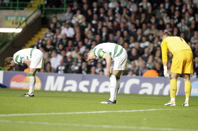 <a><img src="https://www.theepochtimes.com/assets/uploads/2015/09/celtic.jpg" alt="Celtic players hang their heads after losing to Arsenal. (Graham Stuart/AFP/Getty Images)" title="Celtic players hang their heads after losing to Arsenal. (Graham Stuart/AFP/Getty Images)" width="320" class="size-medium wp-image-1826727"/></a>