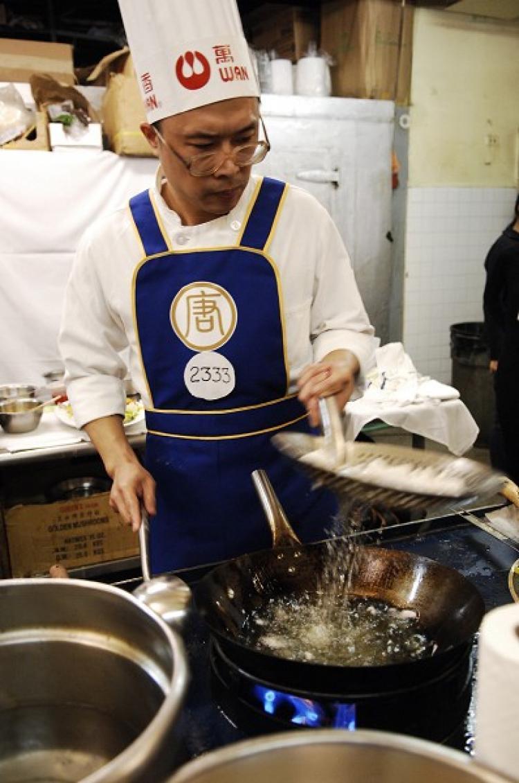 <a><img src="https://www.theepochtimes.com/assets/uploads/2015/09/chef-.jpg" alt="Chen Yongming, gold prize winner of 2008 NTDTV Chinese International Culinary competion, focuses on his food. (Dai Bing/The Epoch Times)" title="Chen Yongming, gold prize winner of 2008 NTDTV Chinese International Culinary competion, focuses on his food. (Dai Bing/The Epoch Times)" width="320" class="size-medium wp-image-1826109"/></a>